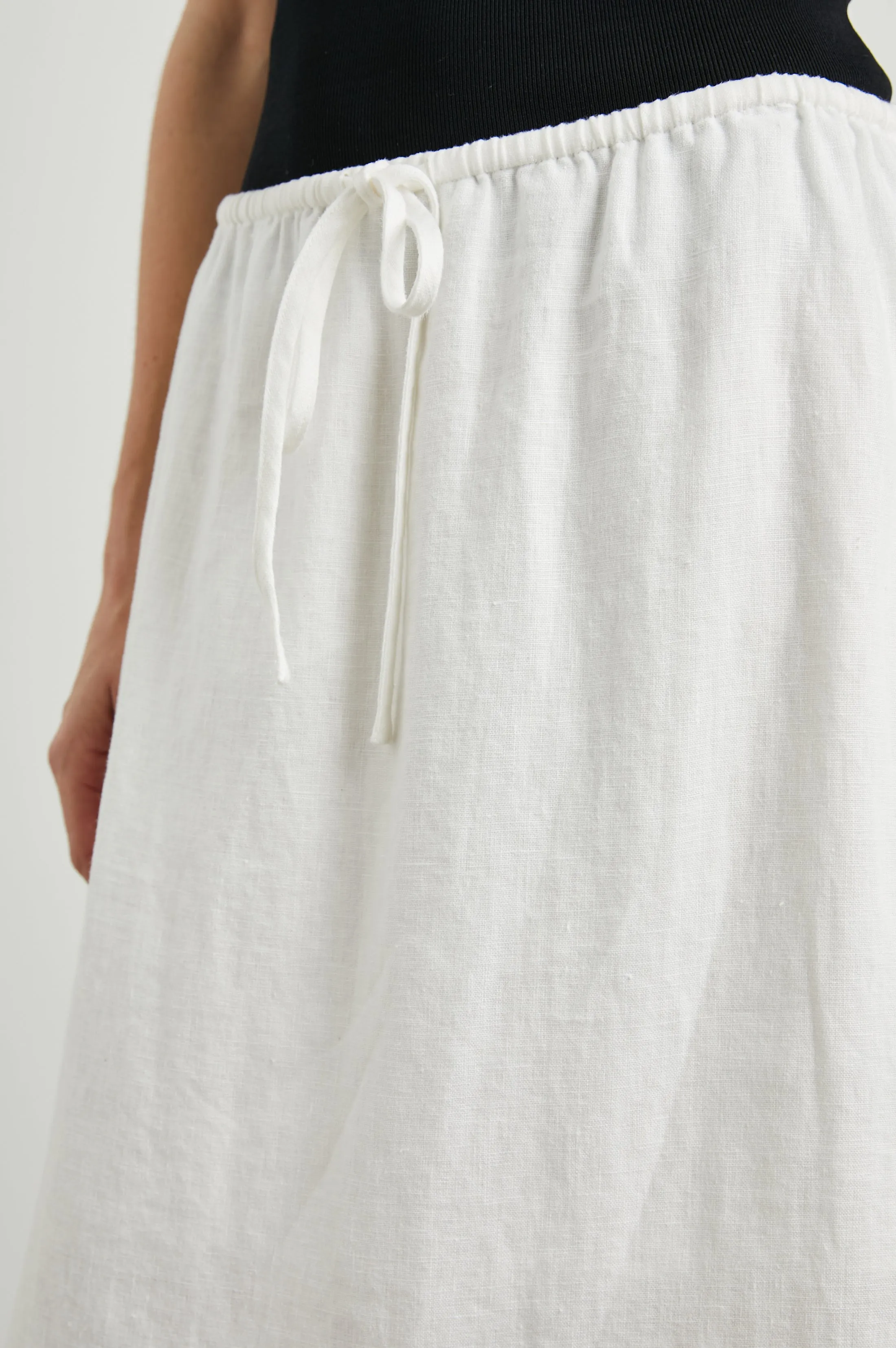 MONET SKIRT - WHITE